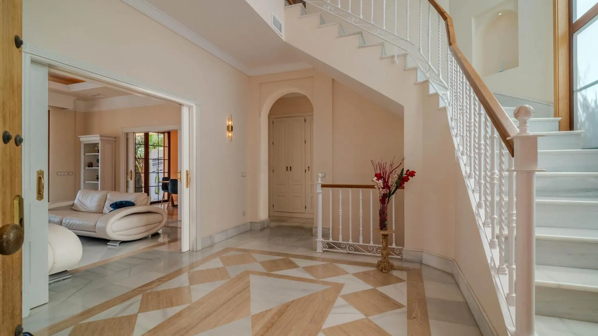 Villa Picasso Marbella 0*,  Spain